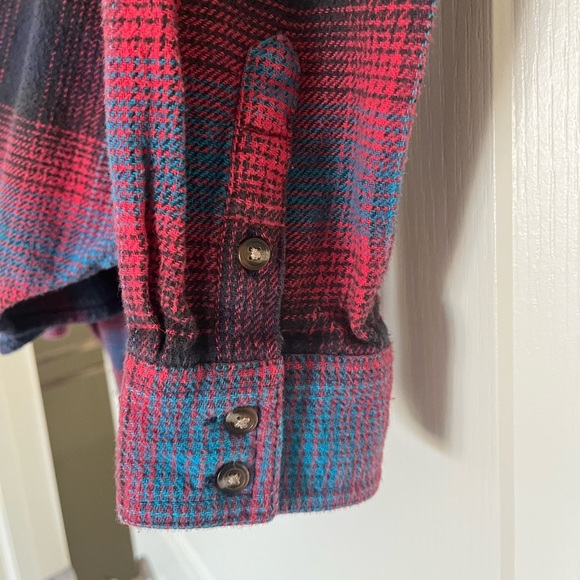 FREE American Eagle plaid flannel shirt with faux fur lined hood - 100% cotton - Picture 7 of 7